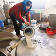 奶業(yè)困局，路在何方？