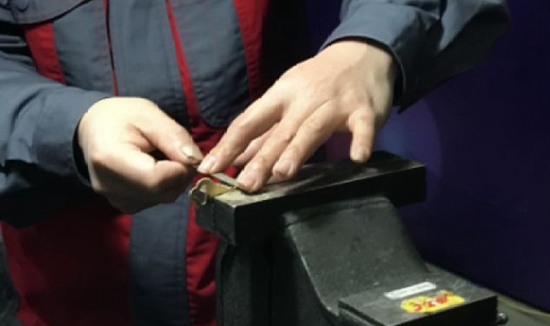 徒手配鑰匙、冰火焊鋼管&hellip;&hellip;這些航天工匠們的超群技藝令人嘆服！