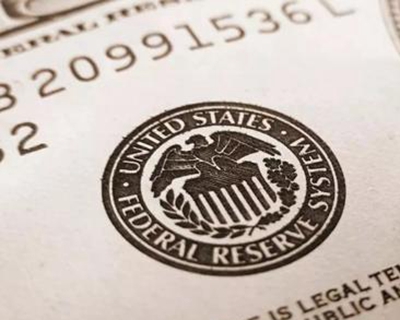 【財(cái)經(jīng)翻譯官】美聯(lián)儲(chǔ)的&ldquo;零息+量寬&rdquo;意味著什么？