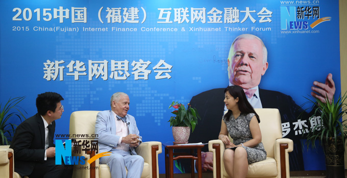 羅杰斯接受新華網思客專訪。