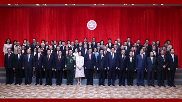 習(xí)近平會見香港特別行政區(qū)新任行政、立法、司法機(jī)構(gòu)負(fù)責(zé)人