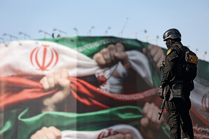 壓力重重，伊朗在經(jīng)歷什么