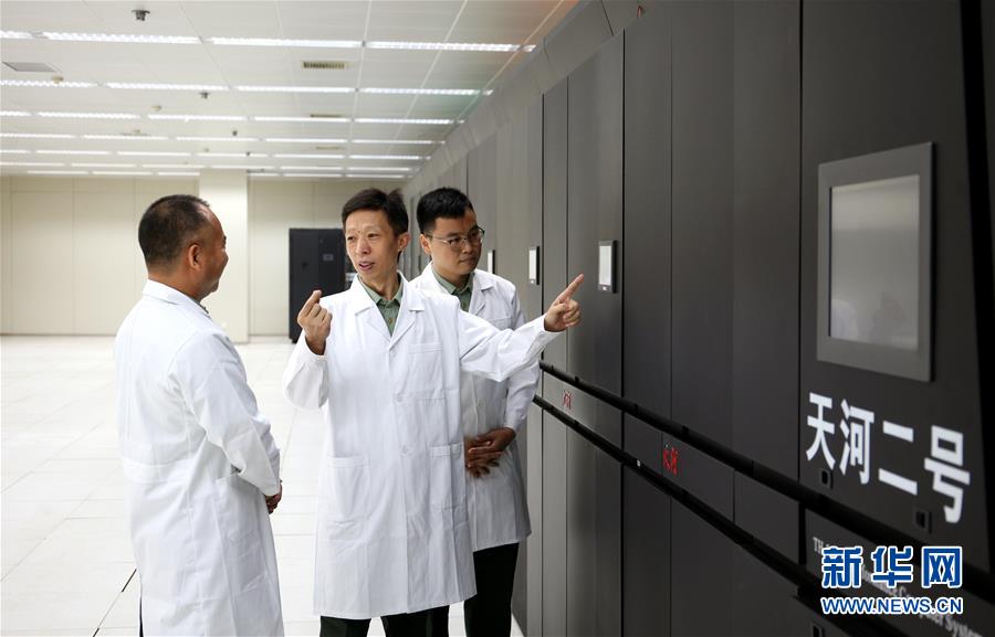 （圖文互動）（8）為了&ldquo;中國號&rdquo;巨輪揚帆遠(yuǎn)航&mdash;&mdash;中國共產(chǎn)黨領(lǐng)導(dǎo)下的人民軍隊忠于祖國、服務(wù)人民啟示錄