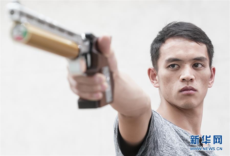 (軍運(yùn)會·圖文互動)(7)從“遲到者”到世界冠軍——記八一空軍五項隊隊員葉邦武(配本社同題文字稿)