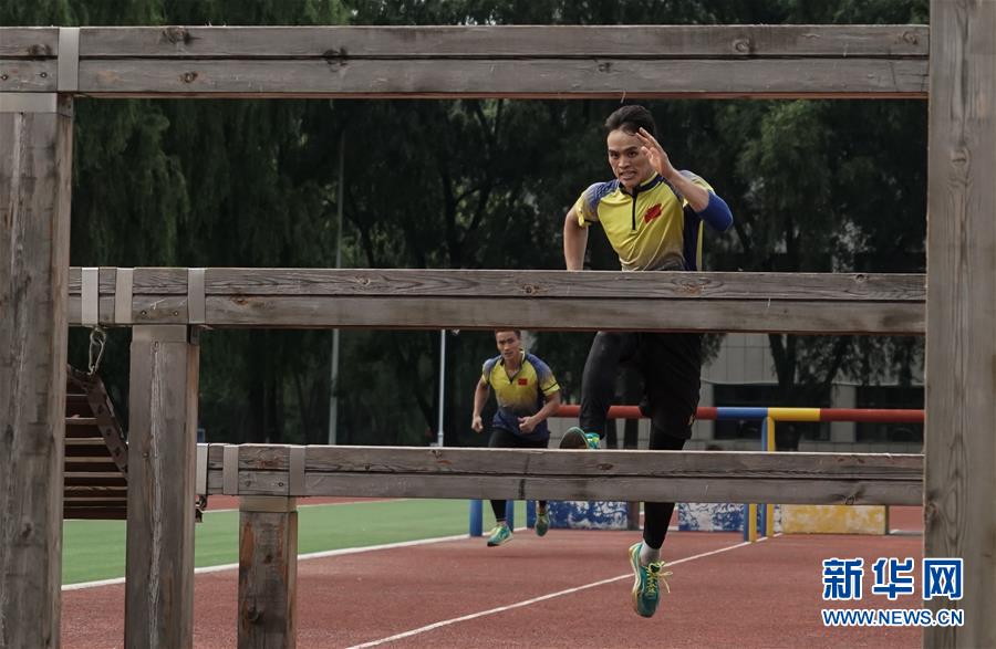 (軍運(yùn)會·圖文互動)(9)從“遲到者”到世界冠軍——記八一空軍五項隊隊員葉邦武(配本社同題文字稿)