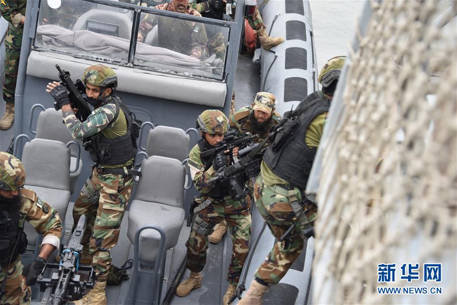 (圖文互動·國際)(2)“海洋衛(wèi)士-2020”中巴海上聯(lián)演:結束港岸交流轉入海上實兵實彈演練