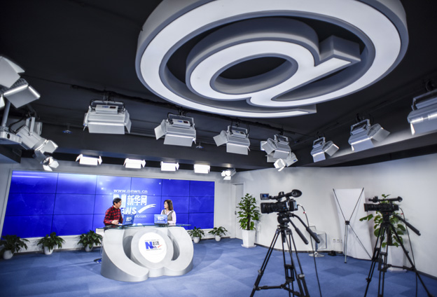 我熱愛公益，希望在這方面做出自己的貢獻(xiàn)。我會(huì)用我的畫作支援貧困的學(xué)生，支援患病的兒童，獻(xiàn)出我的愛心。