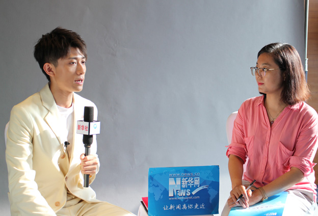 希望我們能一起走上這條公益的道路，而且堅(jiān)持到底。