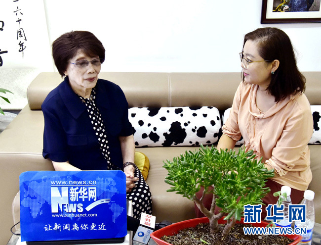 電波永不消逝，隨著時代發(fā)展傳播可能會有多種形式，年輕播音員要不忘初心，在如今優(yōu)越條件下更應(yīng)砥礪自己。