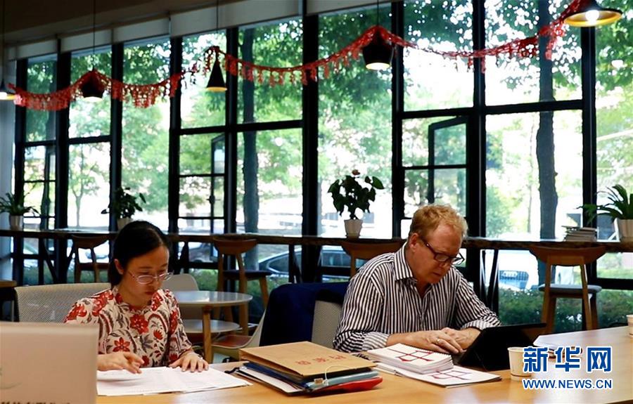 （十九大時(shí)光&middot;圖文互動(dòng)）（1）中國(guó)成就，世界矚目&mdash;&mdash;來(lái)自基層蹲點(diǎn)現(xiàn)場(chǎng)的報(bào)道