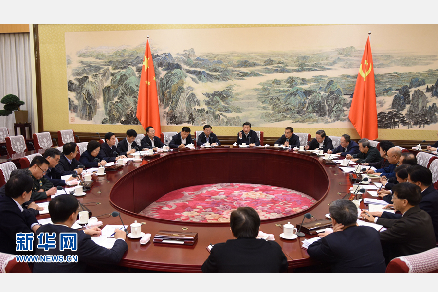 12月28日至29日，中共中央政治局召開專題民主生活會，對照檢查踐行&ldquo;三嚴(yán)三實&rdquo;情況，討論研究加強(qiáng)黨風(fēng)廉政建設(shè)措施。中共中央總書記習(xí)近平主持會議并發(fā)表重要講話。新華社記者 李學(xué)仁 攝 