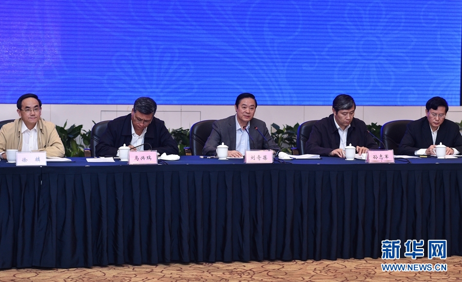 5月12日，中宣部在深圳召開以新發(fā)展理念引領文化改革發(fā)展座談會。中共中央政治局委員、中央書記處書記、中宣部部長劉奇葆出席會議并講話。新華社記者 毛思倩 攝