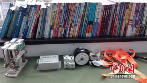 周勇工作室的一角。中新網(wǎng) 邱宇 攝