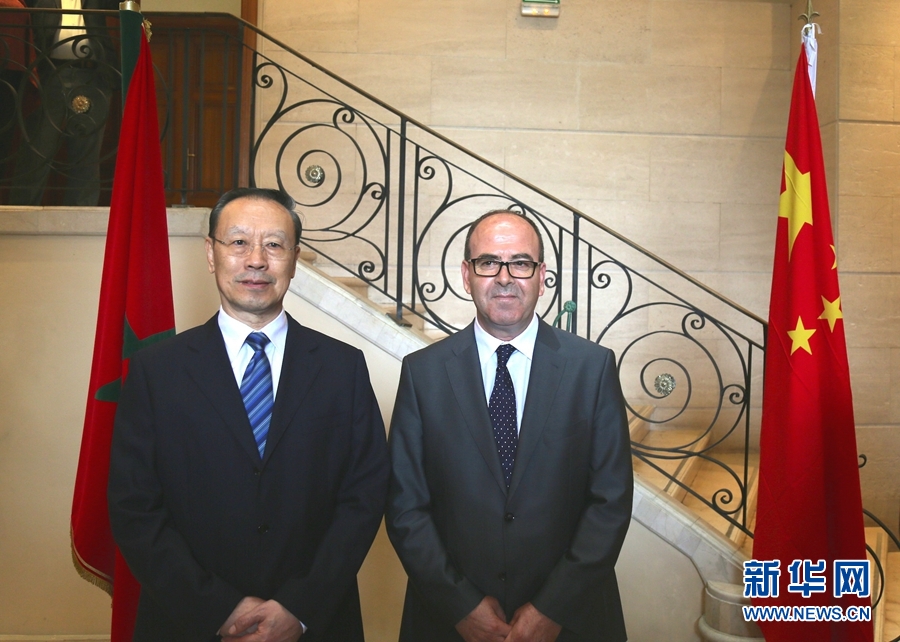9月19日，在摩洛哥首都拉巴特，中共中央書(shū)記處書(shū)記、全國(guó)政協(xié)副主席杜青林（左）會(huì)見(jiàn)摩洛哥參議長(zhǎng)本希馬。應(yīng)摩洛哥參議院邀請(qǐng)，中共中央書(shū)記處書(shū)記、全國(guó)政協(xié)副主席杜青林于18日至20日率中共代表團(tuán)訪摩，分別會(huì)見(jiàn)政府首腦本&middot;基蘭、參議長(zhǎng)本希馬、真實(shí)性與現(xiàn)代黨總書(shū)記奧馬里等。新華社記者劉鍇攝