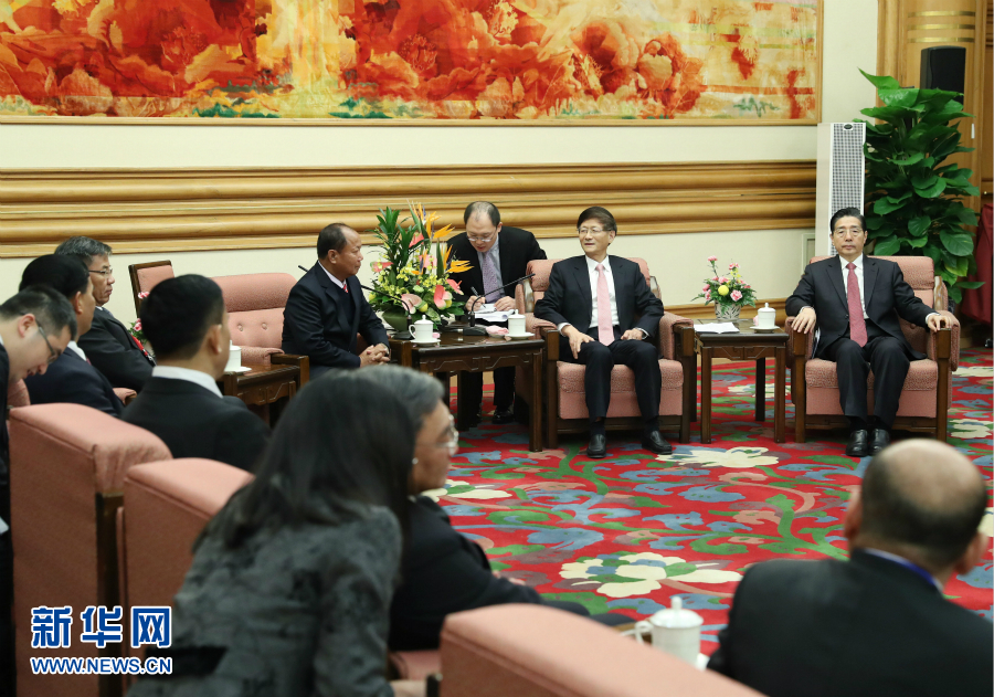 12月27日，中共中央政治局委員、中央政法委書記孟建柱在北京集體會見出席湄公河流域執(zhí)法安全合作機制成立五周年部長級會議的各國代表團團長。新華社記者 王曄 攝 