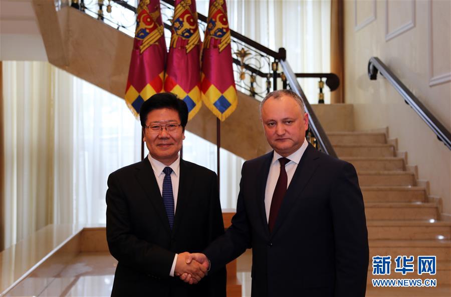 （XHDW）（1）摩爾多瓦總統(tǒng)多東、總理菲利普會(huì)見(jiàn)張春賢