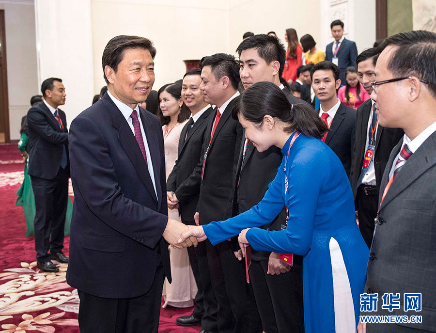 5月22日，中共中央政治局委員、國家副主席李源潮在北京會見越南胡志明共青團中央書記處第一書記黎國鋒率領的越南青年代表團。 新華社記者李濤 攝