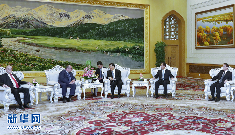 6月7日，中共中央政治局常委、中央書記處書記劉云山在北京會見金磚國家媒體高端論壇的媒體代表。新華社記者 鞠鵬 攝