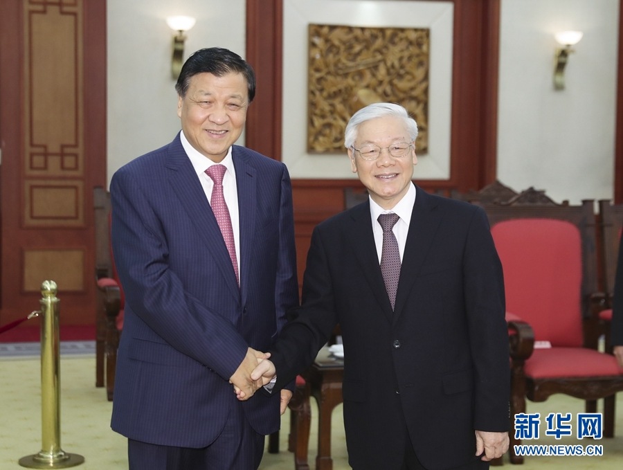 應(yīng)越南共產(chǎn)黨邀請，中共中央政治局常委、中央書記處書記劉云山9月18日至19日對越南進(jìn)行正式訪問。這是9月18日，劉云山在河內(nèi)會見越共中央總書記阮富仲。 新華社記者 丁林 攝