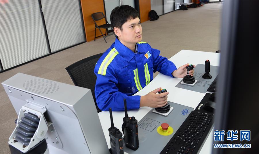 （十九大時(shí)光&middot;圖文互動(dòng)）（2）歷史性成就彪炳史冊(cè) 新時(shí)代藍(lán)圖催人奮進(jìn)&mdash;&mdash;來(lái)自基層蹲點(diǎn)現(xiàn)場(chǎng)的報(bào)道