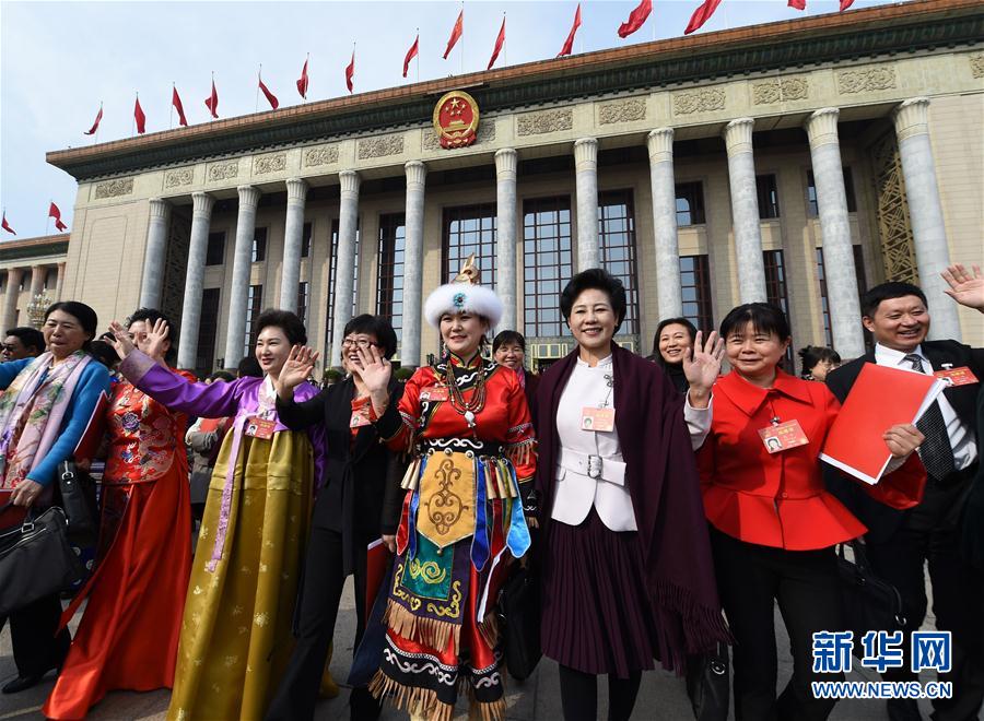 （兩會(huì)&middot;人大閉幕）（11）十二屆全國(guó)人大五次會(huì)議在北京閉幕