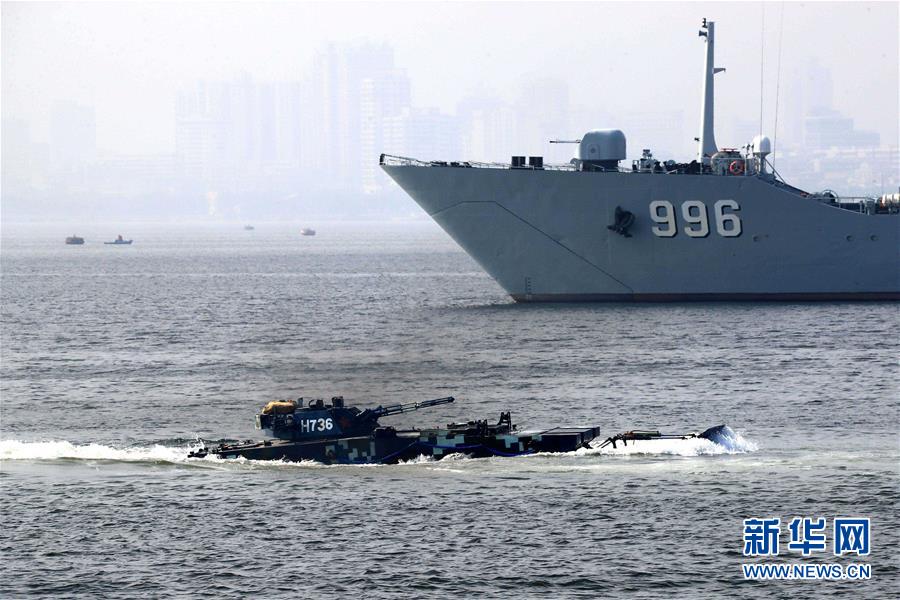 （新華全媒頭條&middot;圖文互動）（7）備戰(zhàn)踏上新起點，練兵展現(xiàn)新氣象&mdash;&mdash;2018中國軍隊新年開訓全景大掃描