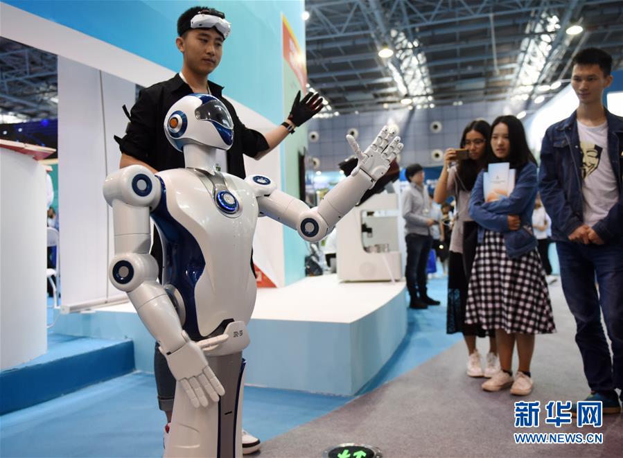 （圖文互動）（5）藍天白云講述北京新時代新故事&mdash;&mdash;北京站上新時代發(fā)展新起點