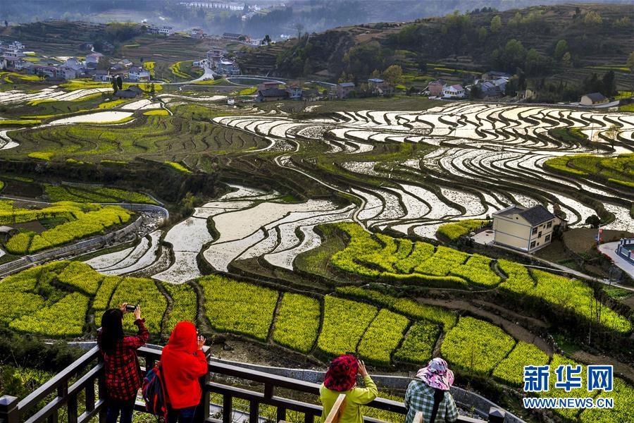 （新華全媒頭條&middot;兩會(huì)精神看落實(shí)&middot;圖文互動(dòng)）（4）適應(yīng)發(fā)展新方位 奮進(jìn)決勝長(zhǎng)征路