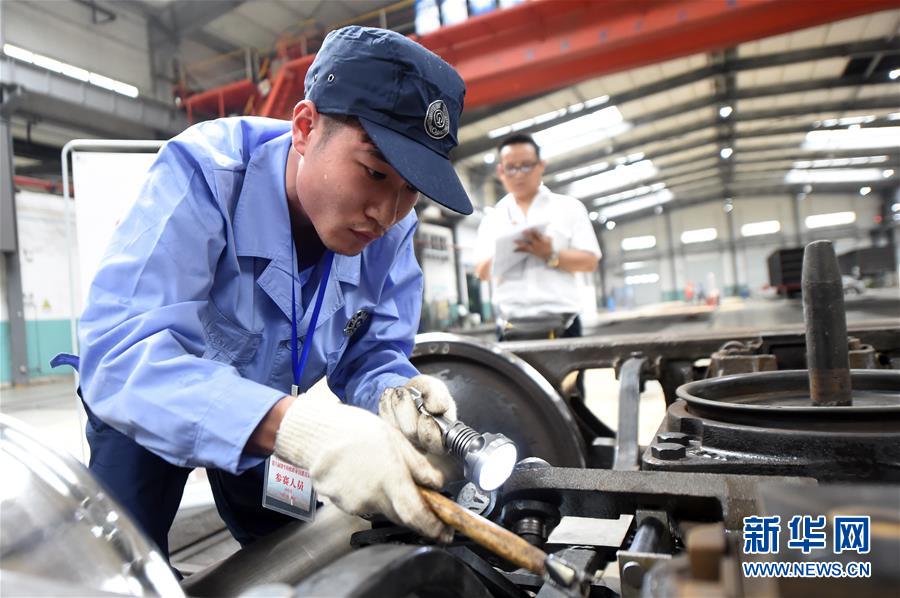 （社會(huì)）（1）&ldquo;火車醫(yī)生&rdquo;技能比拼