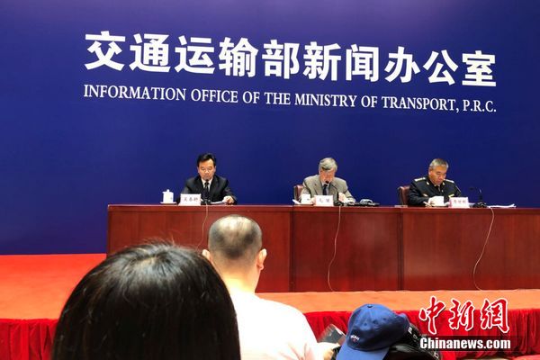 交通運輸部6月份例行新聞發(fā)布會現(xiàn)場。 程春雨 攝