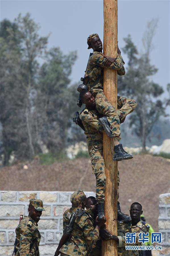 （軍事&middot;圖文互動(dòng)）（2）海上登陸賽障礙賽打響　中國隊(duì)包攬前3名