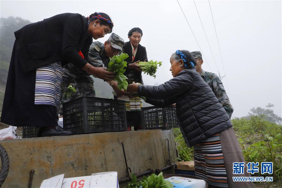 （圖文互動）（1）特寫：&ldquo;八一&rdquo;禮物，飛向云端哨所