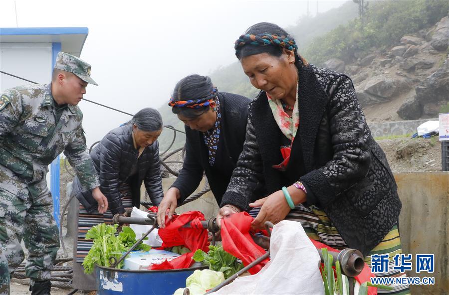 （圖文互動）（5）特寫：&ldquo;八一&rdquo;禮物，飛向云端哨所