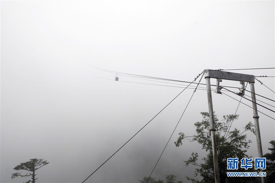 （圖文互動）（8）特寫：&ldquo;八一&rdquo;禮物，飛向云端哨所