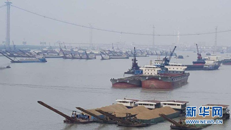 （大江奔流&mdash;&mdash;來(lái)自長(zhǎng)江經(jīng)濟(jì)帶的報(bào)道&middot;圖文互動(dòng)）（6）登岳陽(yáng)樓，又見(jiàn)&ldquo;浩浩湯湯&rdquo;