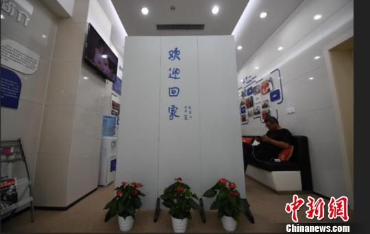 3200余個杭州愛心驛站:酷暑嚴(yán)寒中的“人情味道”