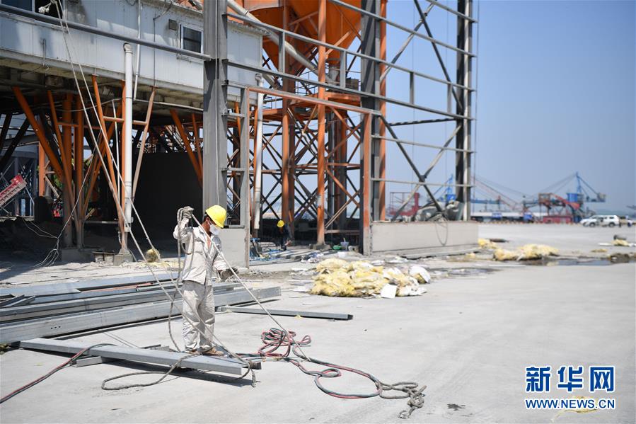 （大江奔流&mdash;&mdash;來自長江經(jīng)濟(jì)帶的報(bào)道&middot;新華全媒頭條&middot;圖文互動(dòng)）（8）打造經(jīng)濟(jì)高質(zhì)量發(fā)展的強(qiáng)勁引擎&mdash;&mdash;深入推動(dòng)長江經(jīng)濟(jì)帶發(fā)展述評