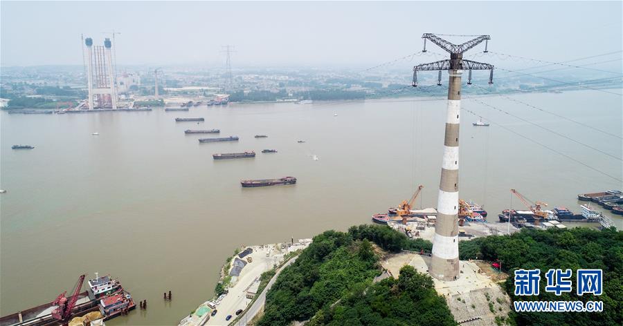 （大江奔流&mdash;&mdash;來自長江經(jīng)濟(jì)帶的報(bào)道&middot;新華全媒頭條&middot;圖文互動(dòng)）（3）打造經(jīng)濟(jì)高質(zhì)量發(fā)展的強(qiáng)勁引擎&mdash;&mdash;深入推動(dòng)長江經(jīng)濟(jì)帶發(fā)展述評