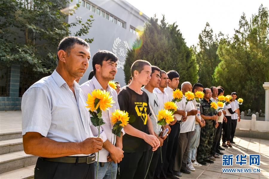 （新華全媒頭條&middot;誠信建設萬里行&middot;圖文互動）（4）一諾動昆侖&mdash;&mdash;父子半世紀接力為英雄守靈