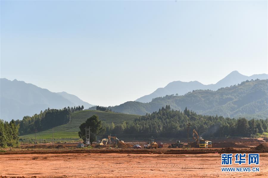 （在習(xí)近平新時(shí)代中國(guó)特色社會(huì)主義思想指引下&middot;慶祝改革開(kāi)放40周年&middot;綠色發(fā)展）（新華全媒頭條&middot;圖文互動(dòng)）（4）綠色發(fā)展：書(shū)寫(xiě)在中國(guó)大地上的美麗畫(huà)卷