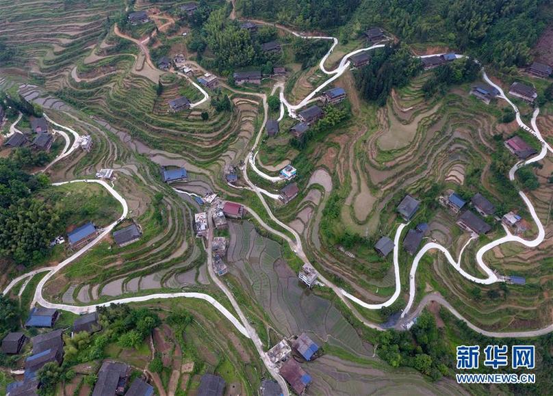 （輝煌60年&middot;壯美新廣西&middot;圖文互動）（1）奮力書寫壯鄉(xiāng)反貧困歷史新篇章&mdash;&mdash;廣西干部群眾接續(xù)奮斗脫貧攻堅(jiān)觀察