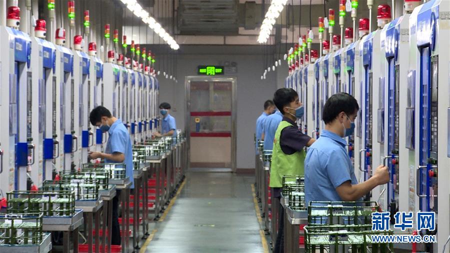 （慶祝改革開放40周年基層行&middot;鄉(xiāng)鎮(zhèn)篇&middot;圖文互動）（2）東莞長安鎮(zhèn)：田塘里&ldquo;飛&rdquo;出的智能&ldquo;機(jī)&rdquo;地 