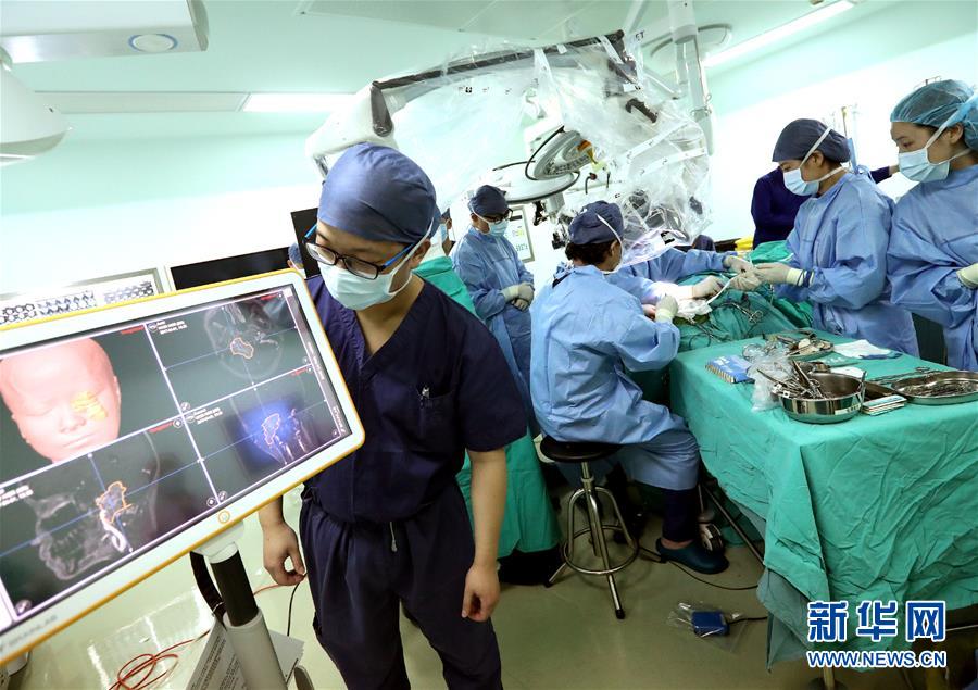 （聚焦歷史性成就和變革&middot;特稿&middot;圖文互動(dòng)）（11）經(jīng)濟(jì)躍上新臺(tái)階　發(fā)展站上新起點(diǎn)&mdash;&mdash;我國(guó)五年來(lái)經(jīng)濟(jì)社會(huì)發(fā)展成就巡禮