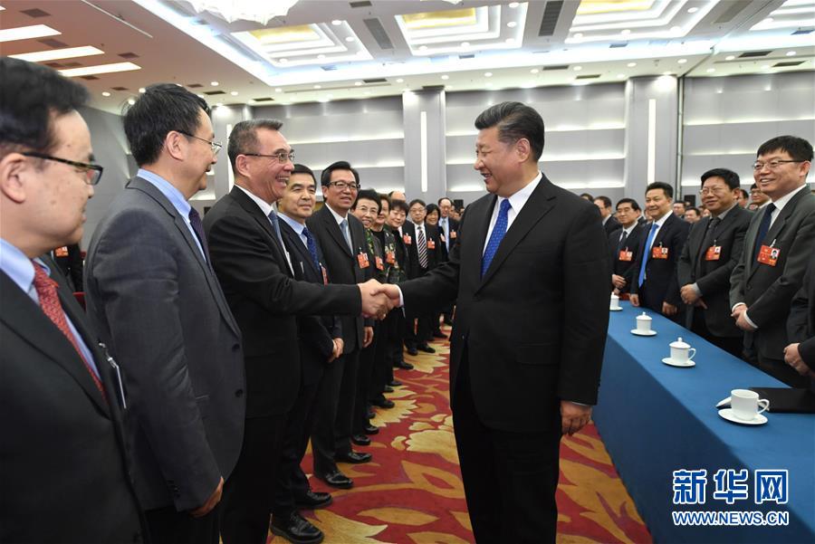 (兩會(huì))(1)習(xí)近平看望參加政協(xié)會(huì)議的民盟致公黨無(wú)黨派人士?jī)S聯(lián)界委員