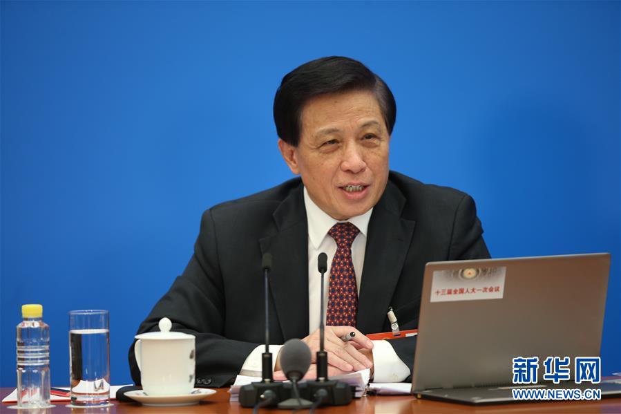（兩會&middot;XHDW）（3）十三屆全國人大一次會議舉行新聞發(fā)布會 