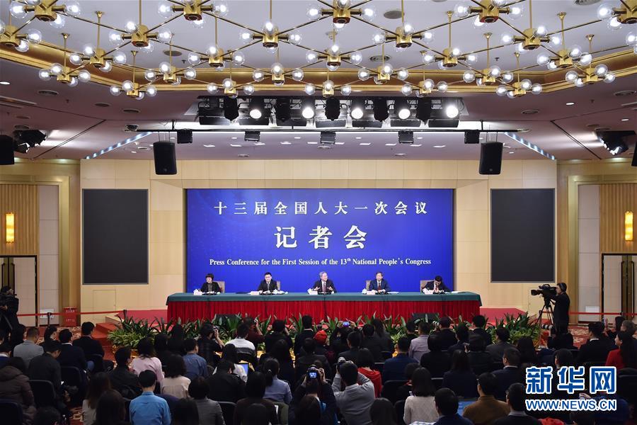 （兩會&middot;XHDW）（3）中國人民銀行行長周小川等就&ldquo;金融改革與發(fā)展&rdquo;答記者問