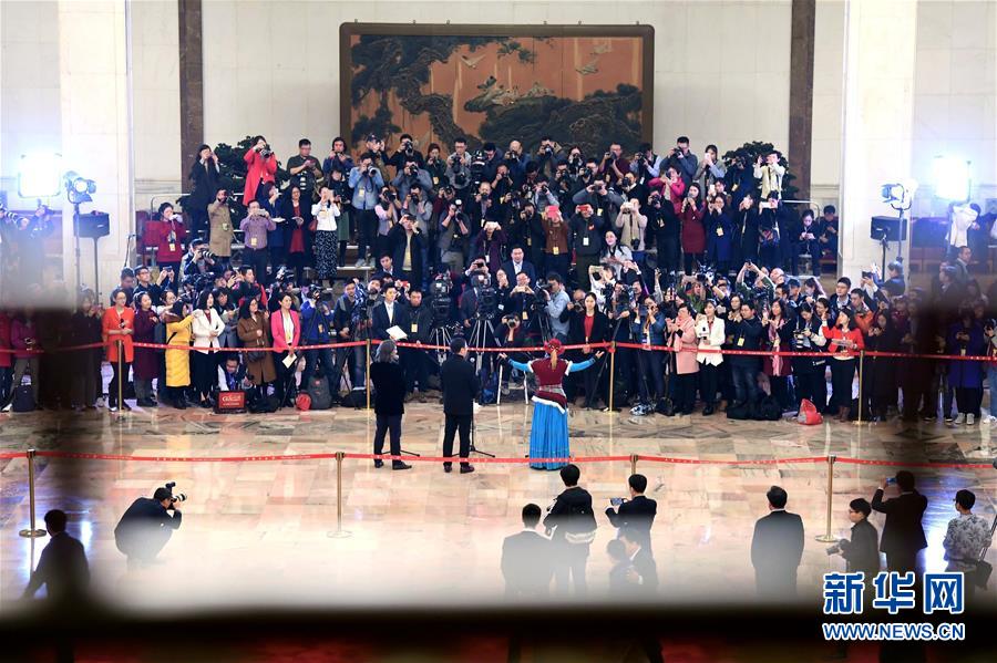 （兩會&middot;XHDW）（15）全國政協(xié)委員接受采訪