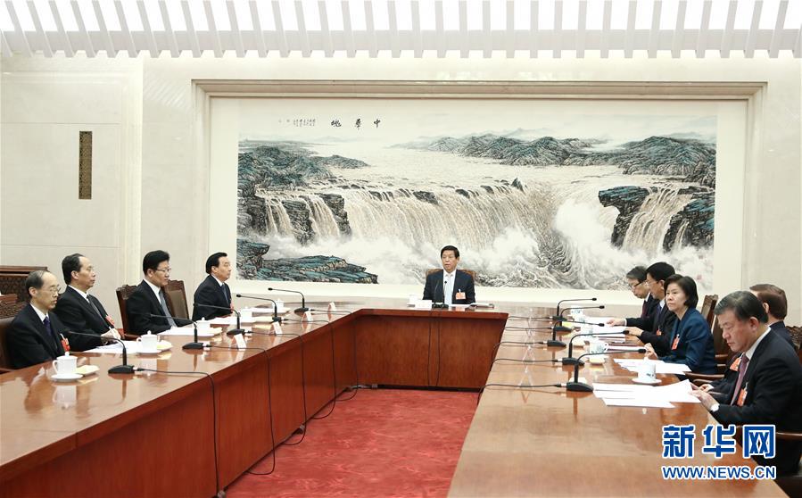 (兩會(huì))十三屆全國(guó)人大一次會(huì)議主席團(tuán)常務(wù)主席第六次會(huì)議舉行 栗戰(zhàn)書(shū)主持
