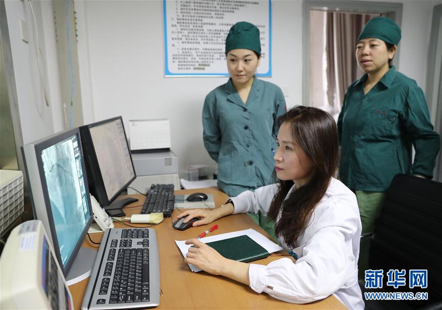 (兩會·基層代表履職故事)(5)全國人大代表李潞:承載生命囑托 堅守醫(yī)生職責