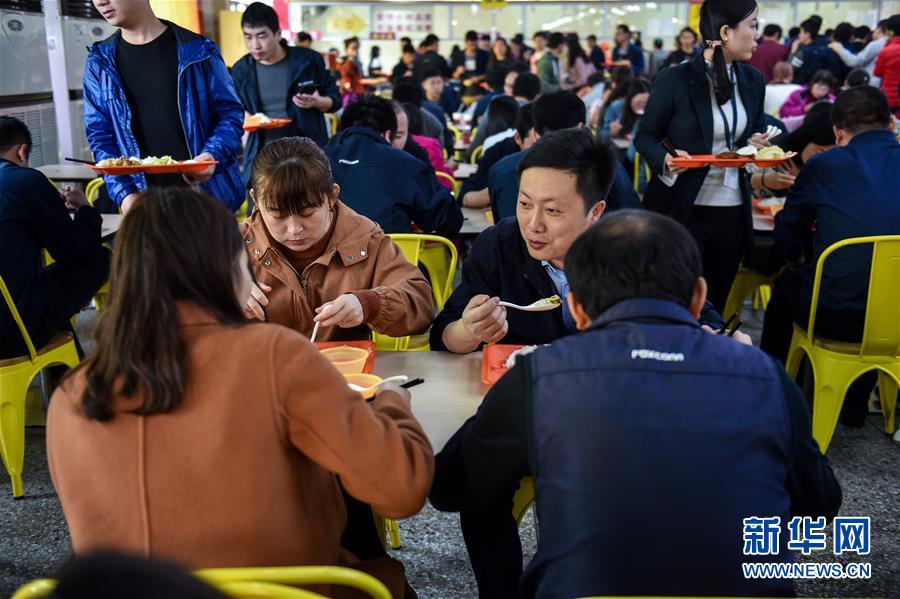 (兩會·基層代表履職故事)(7)全國人大代表?xiàng)铒w飛:讓農(nóng)民工有更好的職業(yè)上升通道